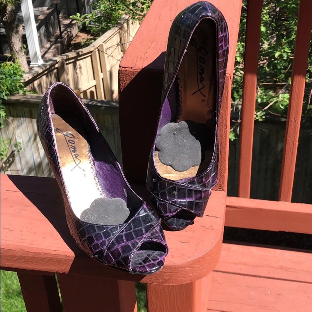 GOMAX FAY PURPLE CROCODILE HEELS, SIZE 10
